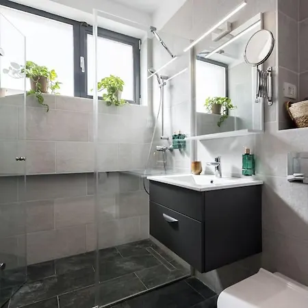 Apartament 18 - New Building & Parking