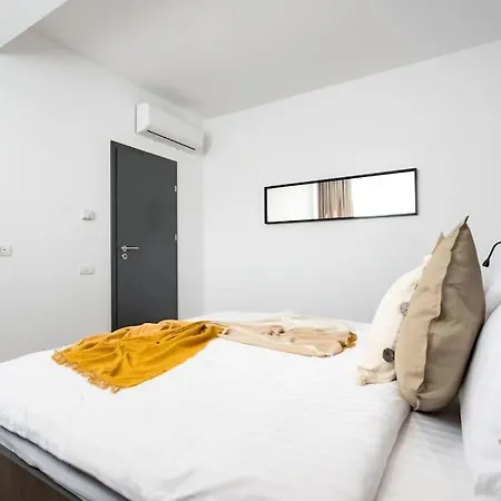 18 - New Building & Parking בוקרשט