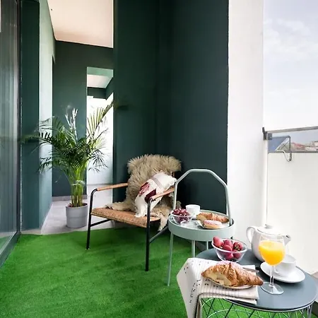 18 - New Building & Parking Apartament Bukareszt