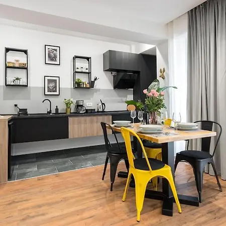 18 - New Building & Parking Bukareszt