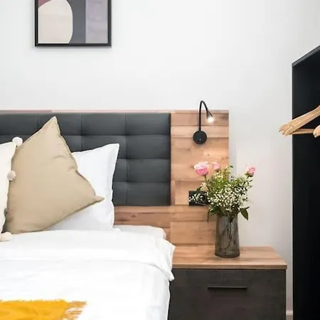 18 - New Building & Parking Bukareszt