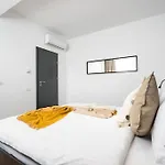 18 - New Building & Parking 부쿠레슈티