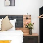 18 - New Building & Parking 부쿠레슈티